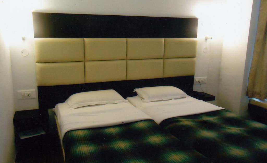 Hotel New Rajdarshan Madikeri Habitación foto