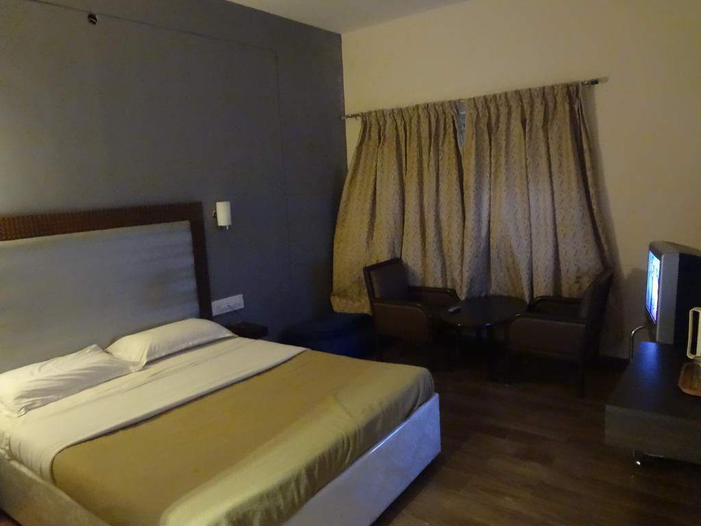 Hotel New Rajdarshan Madikeri Habitación foto