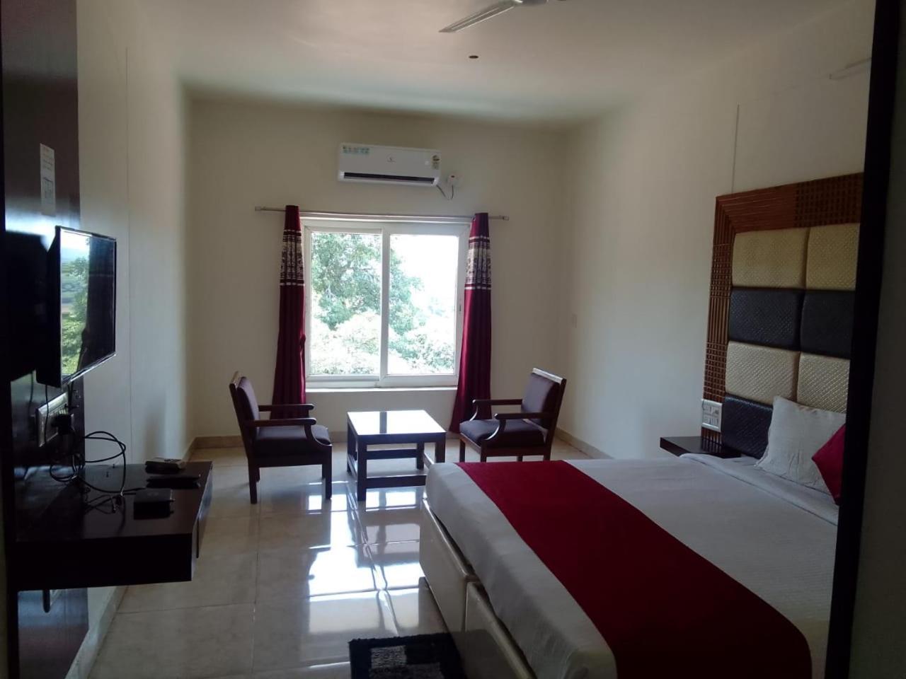 Hotel New Rajdarshan Madikeri Exterior foto