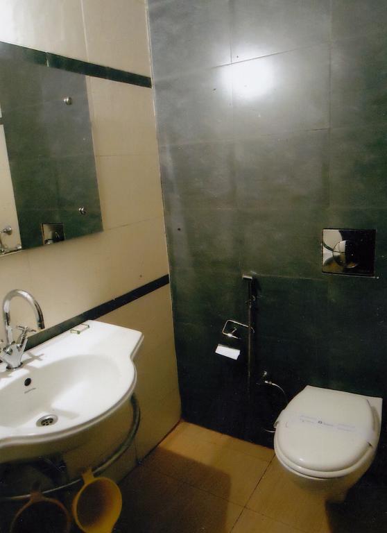 Hotel New Rajdarshan Madikeri Exterior foto